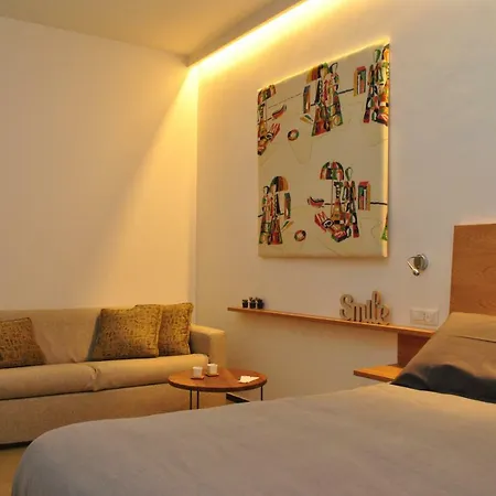 Aleja Bed & Breakfast *